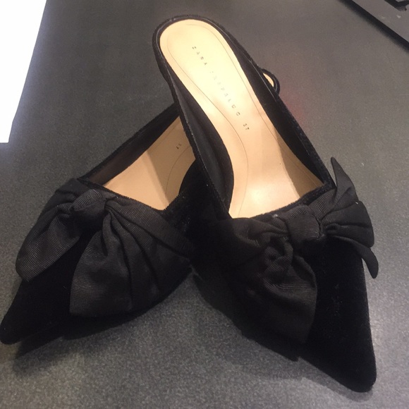 Zara Shoes - Zara Black Velvet Kitten Heels